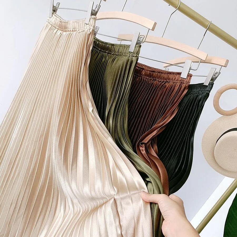 Beige pleated satin skirt
