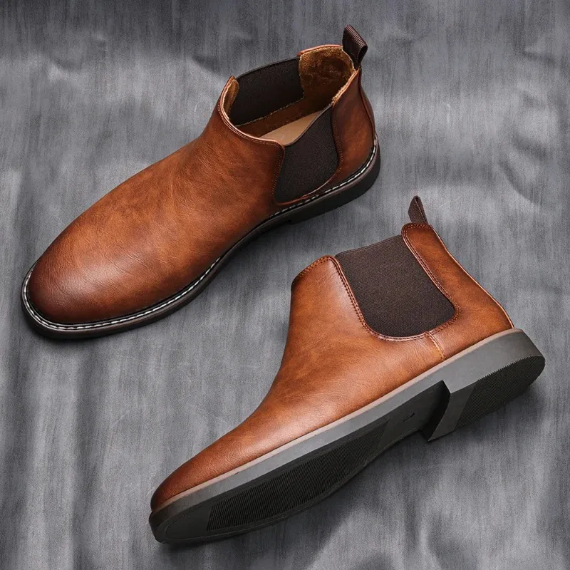 Classic men's leather boots with elastic insert