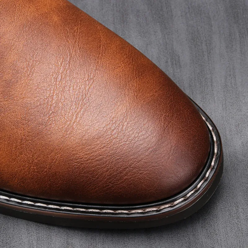 Classic men's leather boots with elastic insert