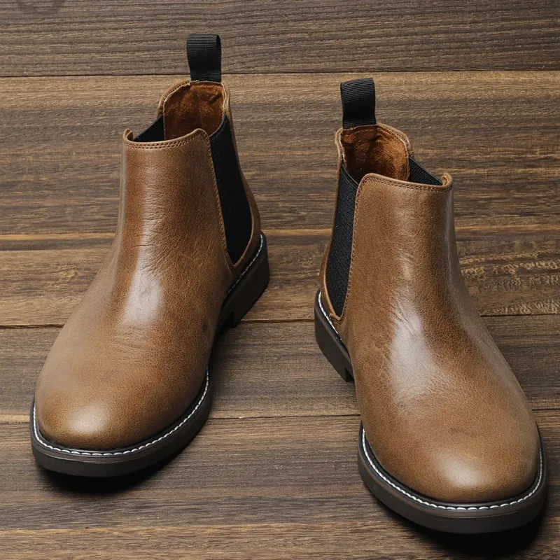 Classic men's leather boots with elastic insert