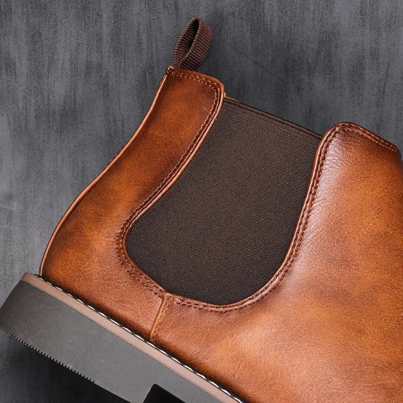 Classic men's leather boots with elastic insert