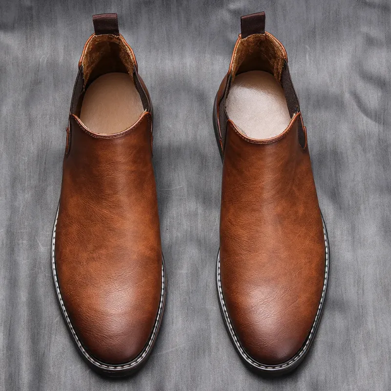Classic men's leather boots with elastic insert