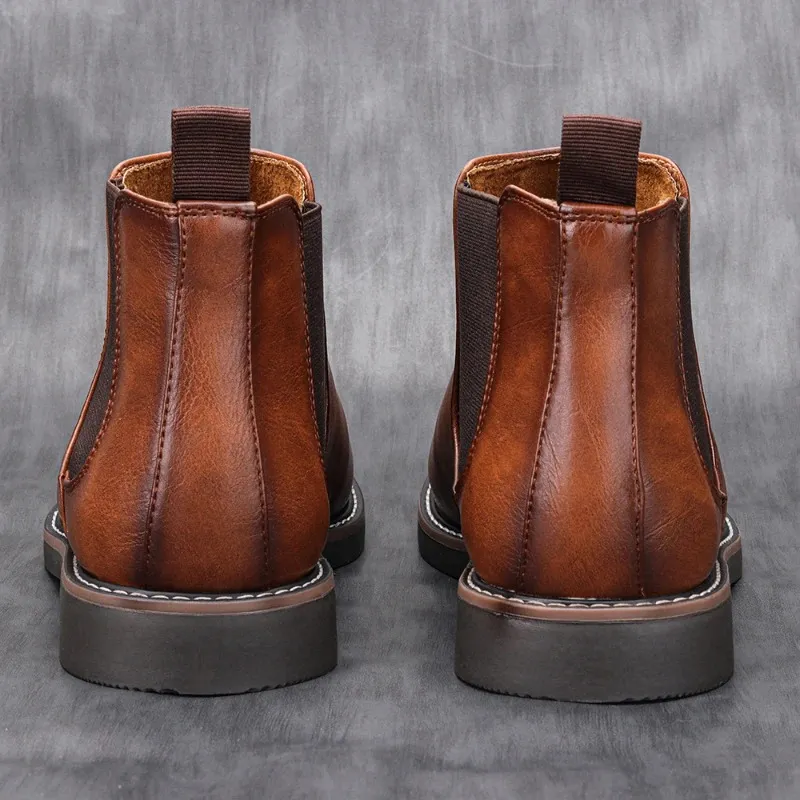 Classic men's leather boots with elastic insert