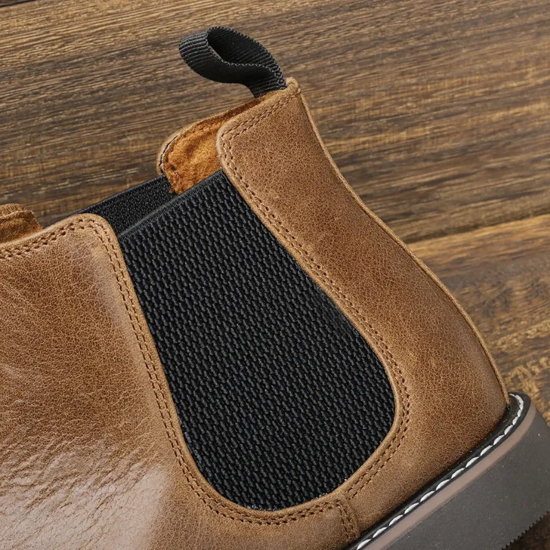 Classic men's leather boots with elastic insert