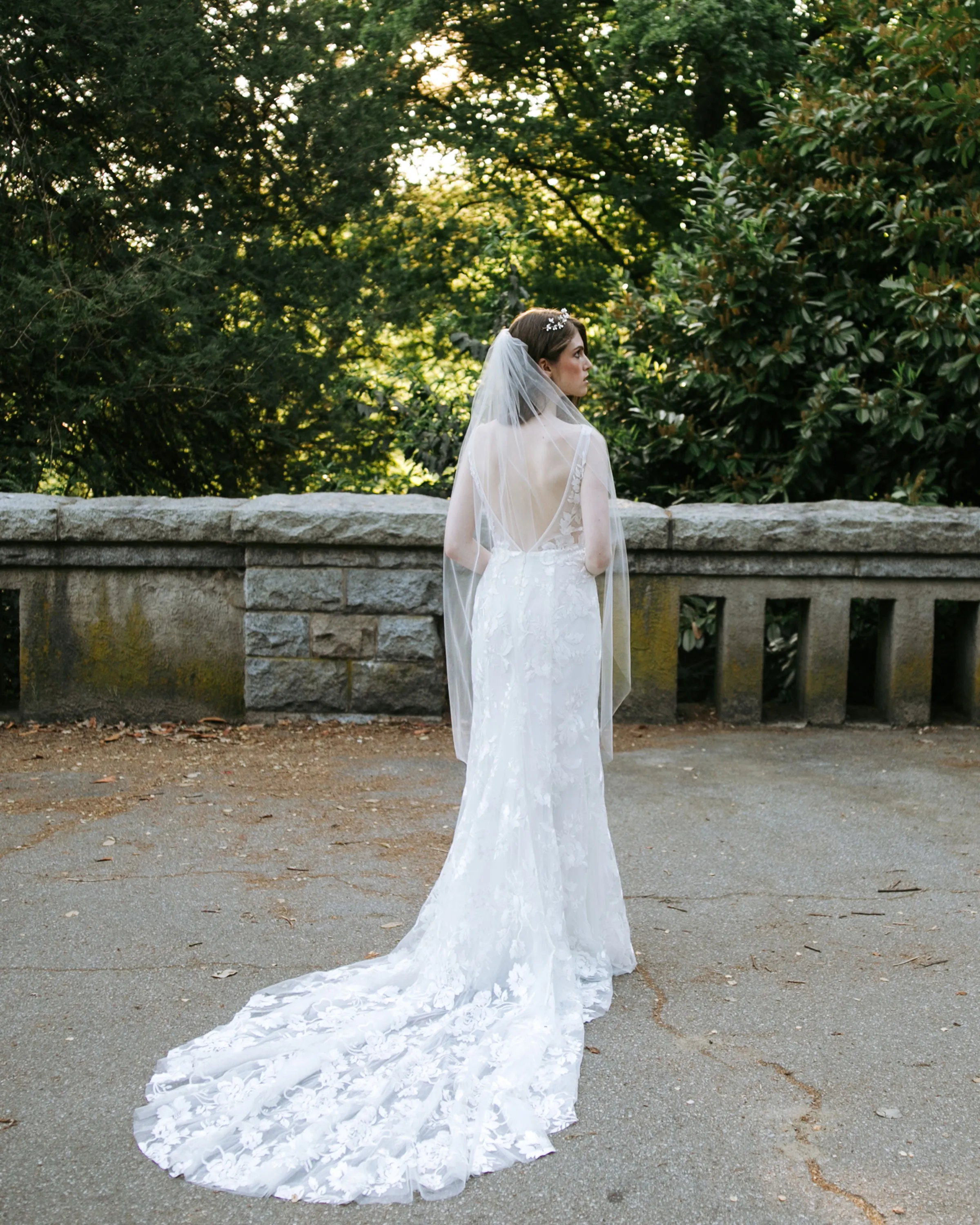 Lily Fingertip Veil