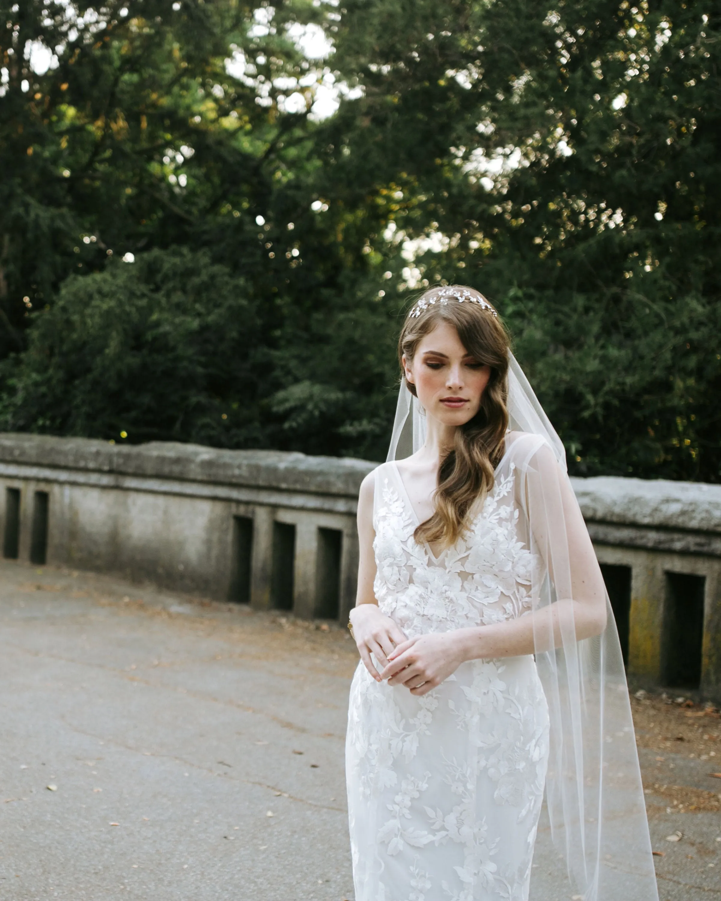 Lily Fingertip Veil