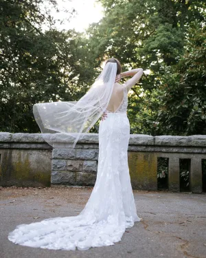 Lily Fingertip Veil