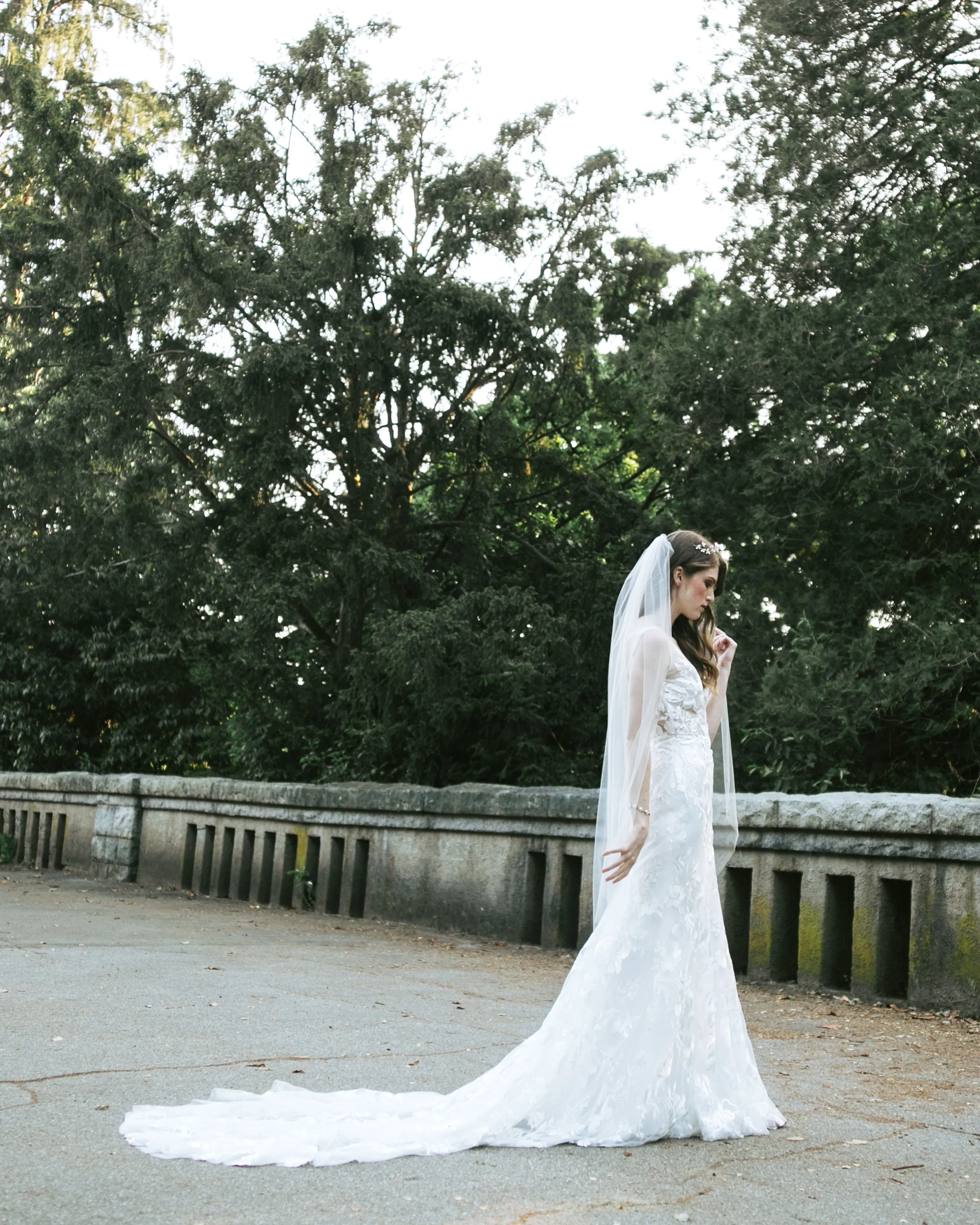Lily Fingertip Veil