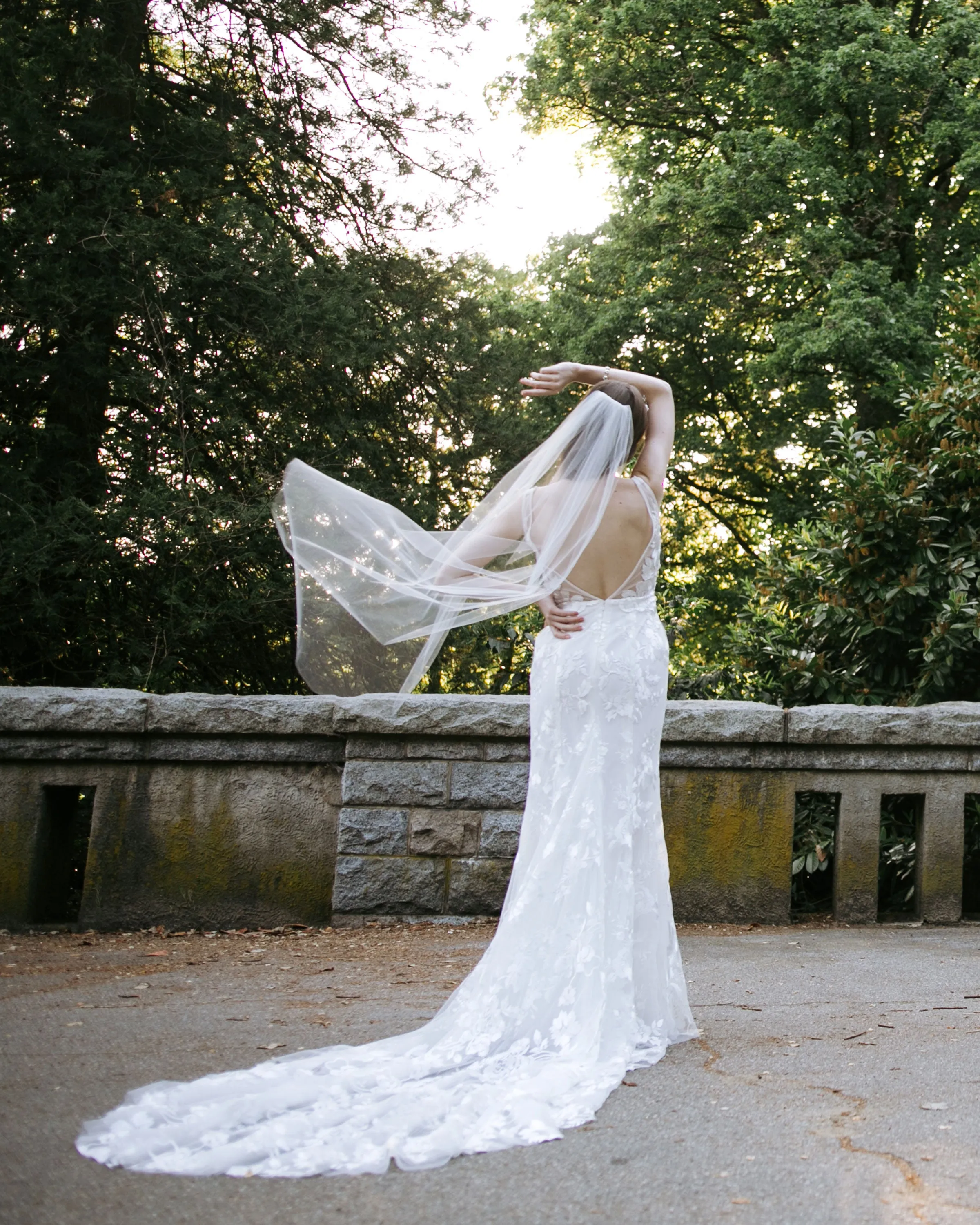 Lily Fingertip Veil