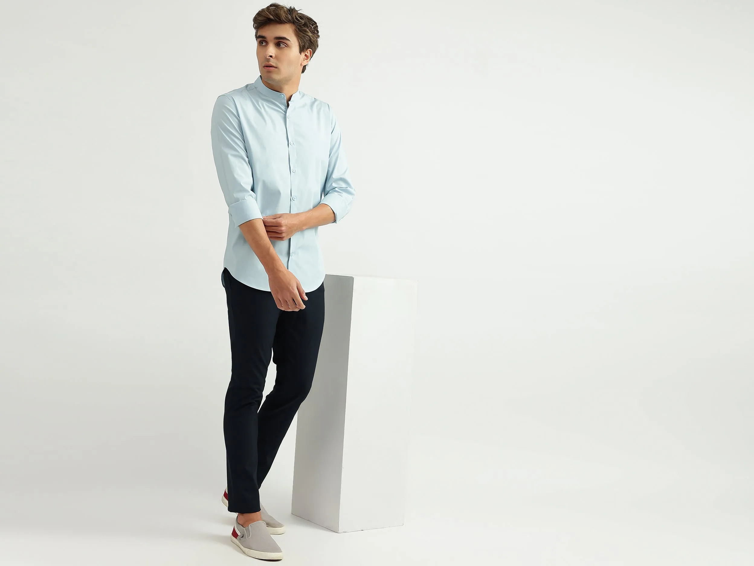 Men Solid Mandarin Collar Shirt