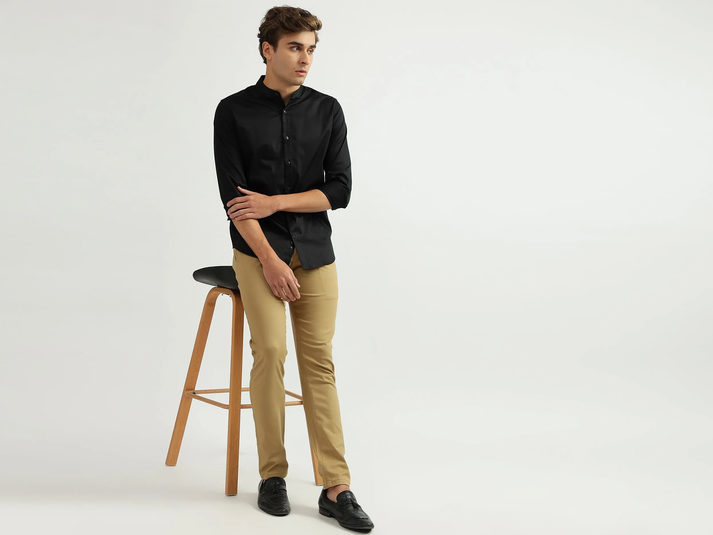 Men Solid Mandarin Collar Shirt