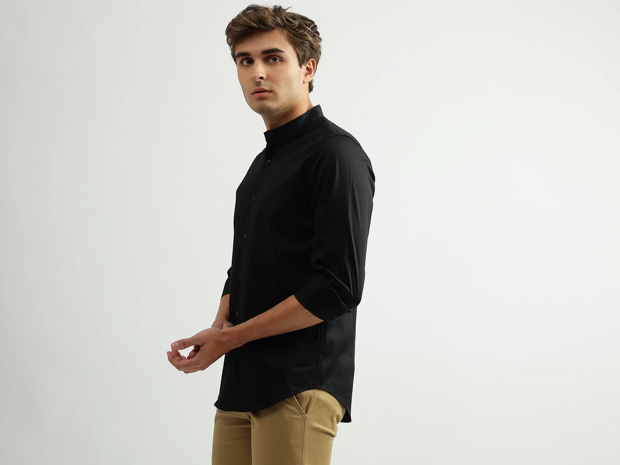 Men Solid Mandarin Collar Shirt