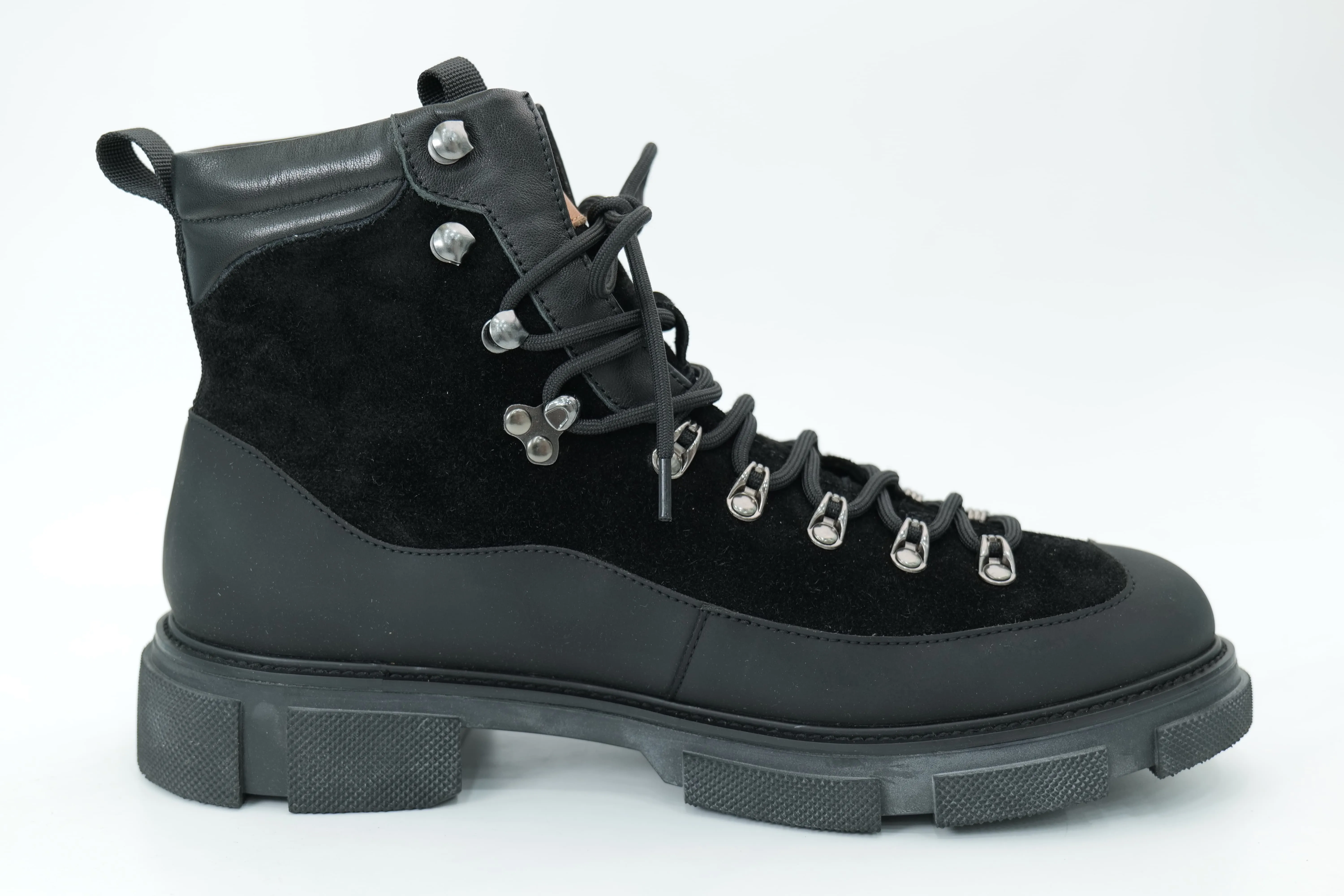 Mid-high boots