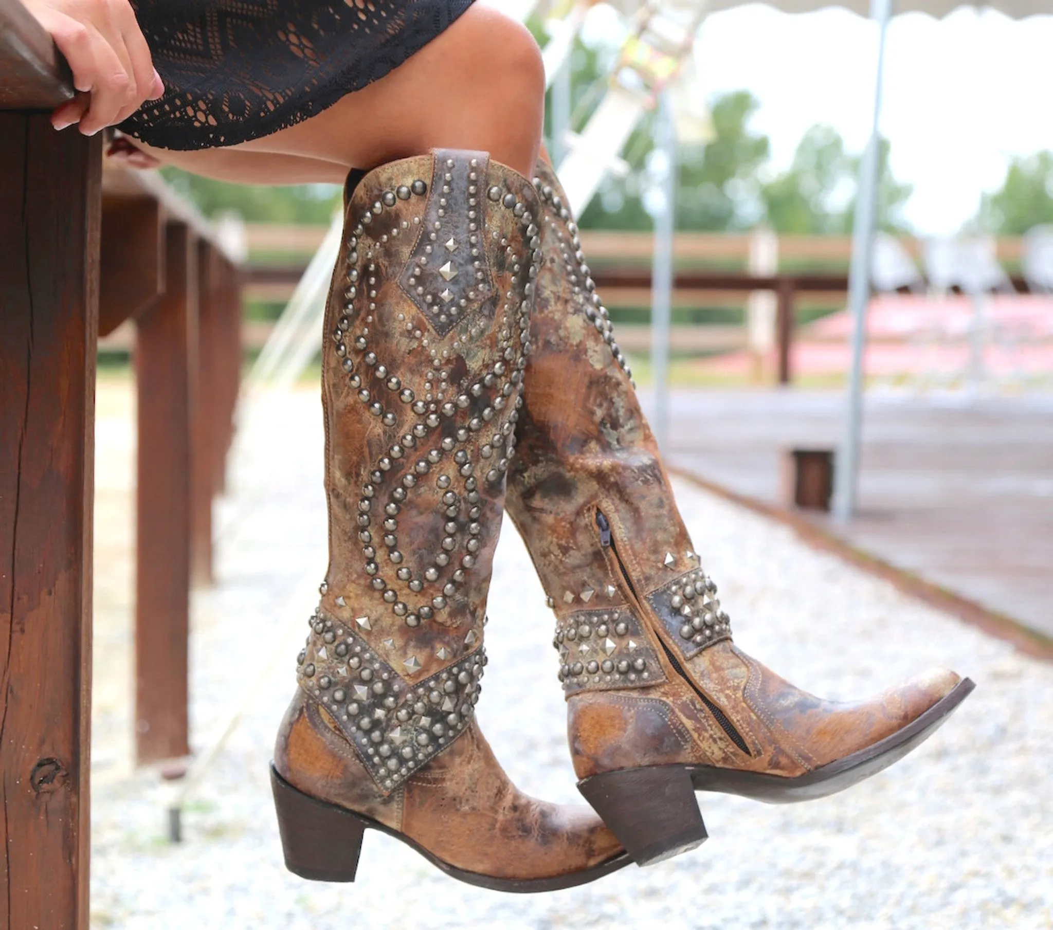 Noelle - Vintage High-Cut Boots